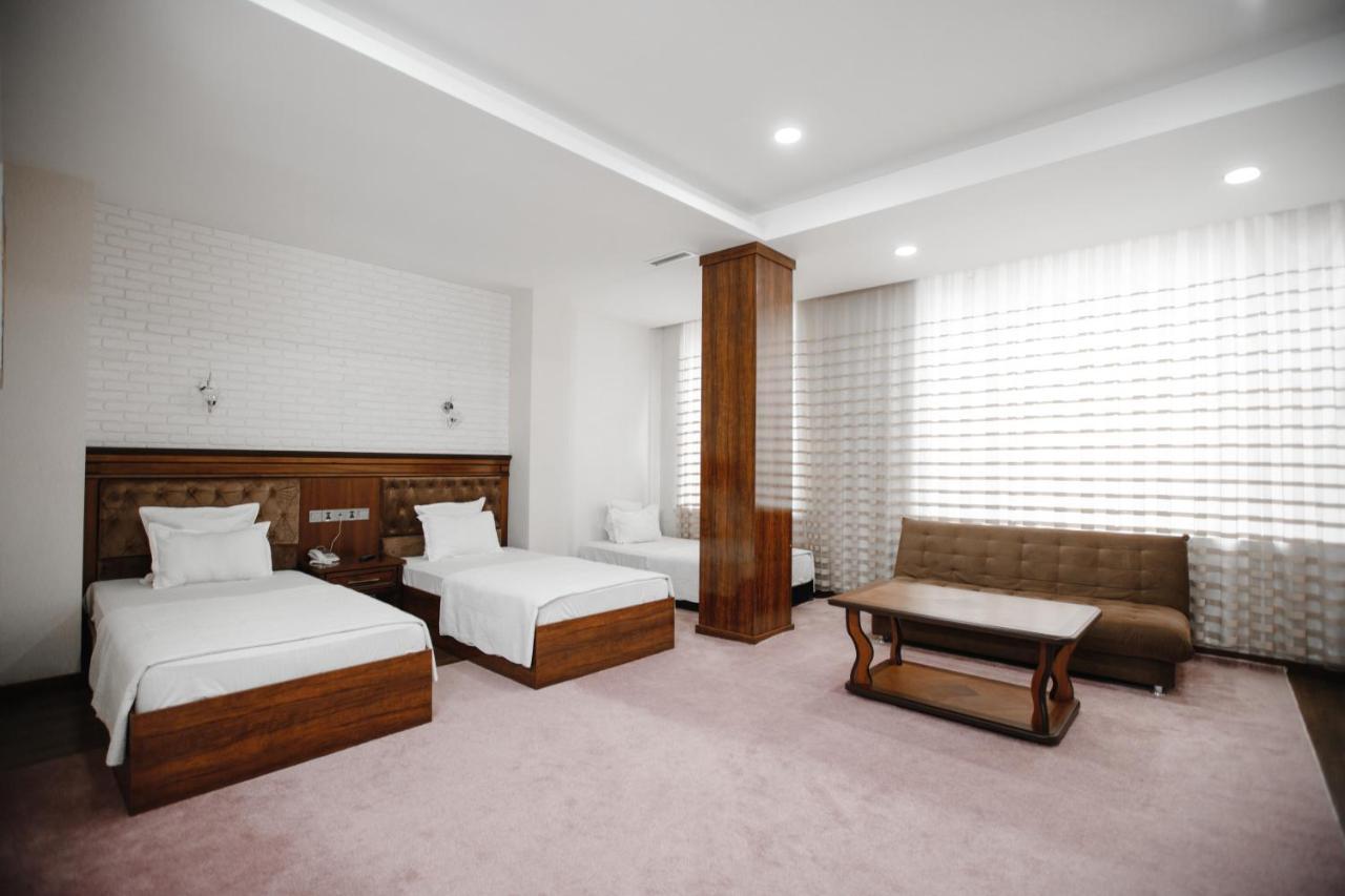 Hotel Shedevr Plaza Namangan Exterior foto