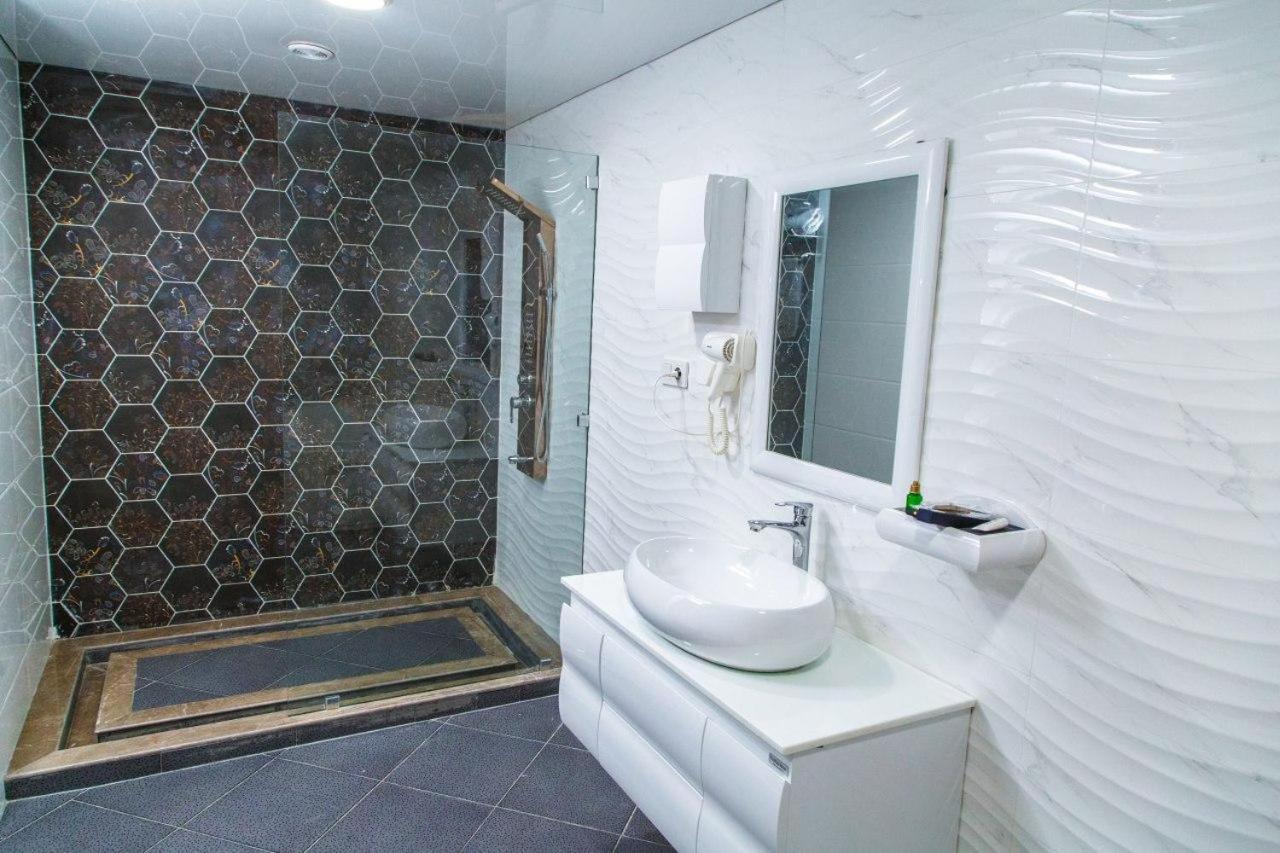Hotel Shedevr Plaza Namangan Exterior foto