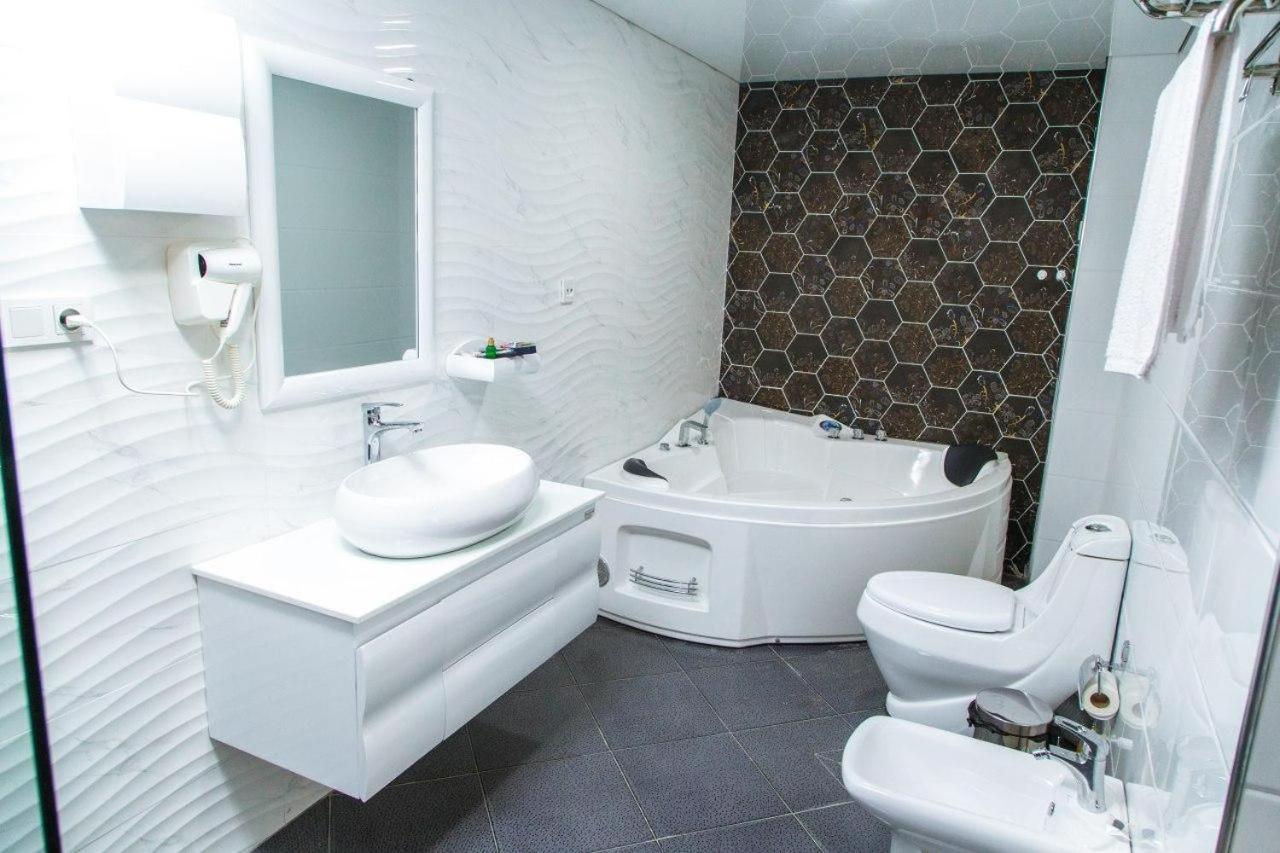 Hotel Shedevr Plaza Namangan Exterior foto