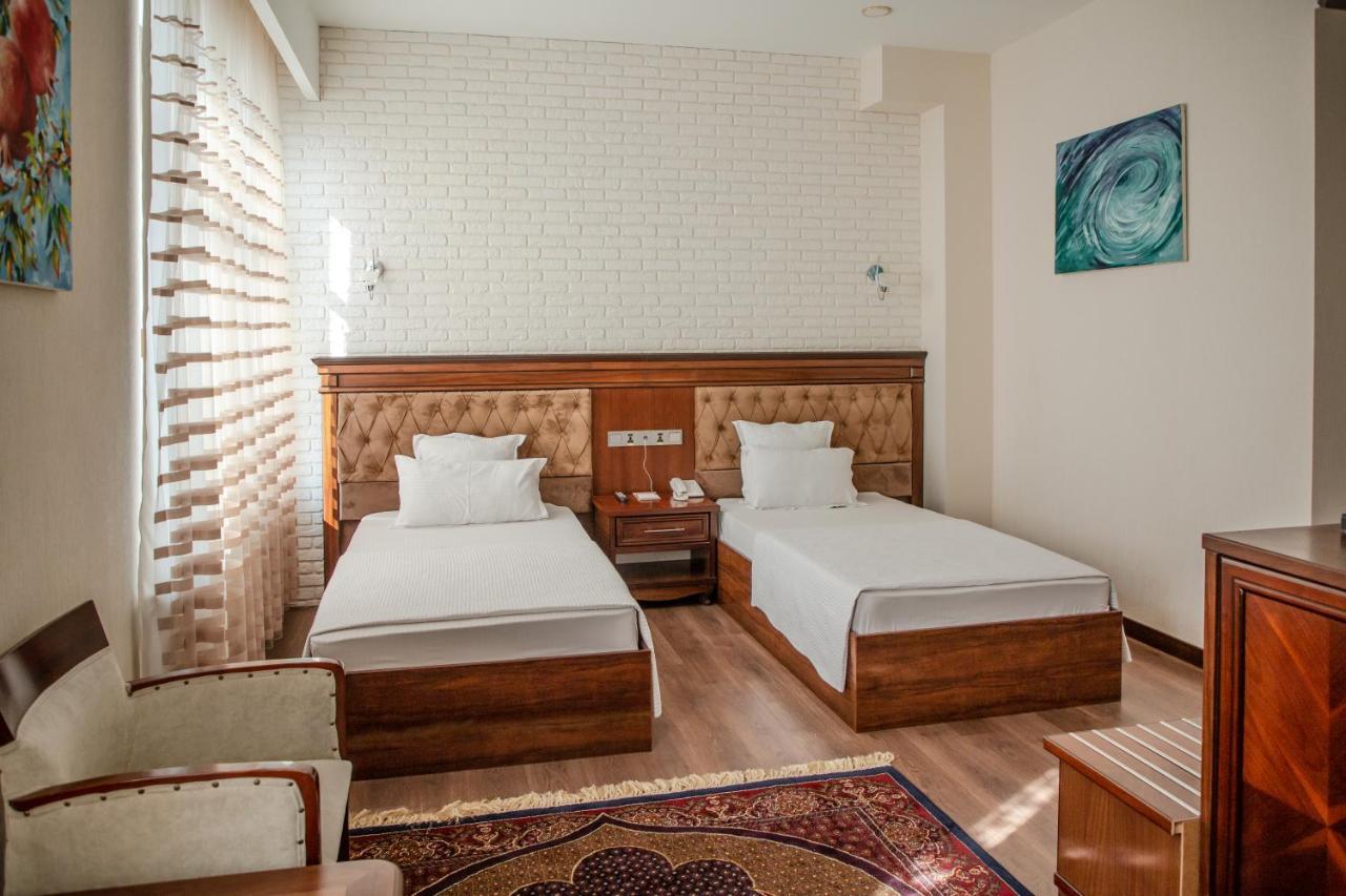 Hotel Shedevr Plaza Namangan Exterior foto